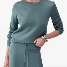 Джемпер с круглым вырезом и бисерной отделкой Джемпер с круглым вырезом и бисерной отделкой