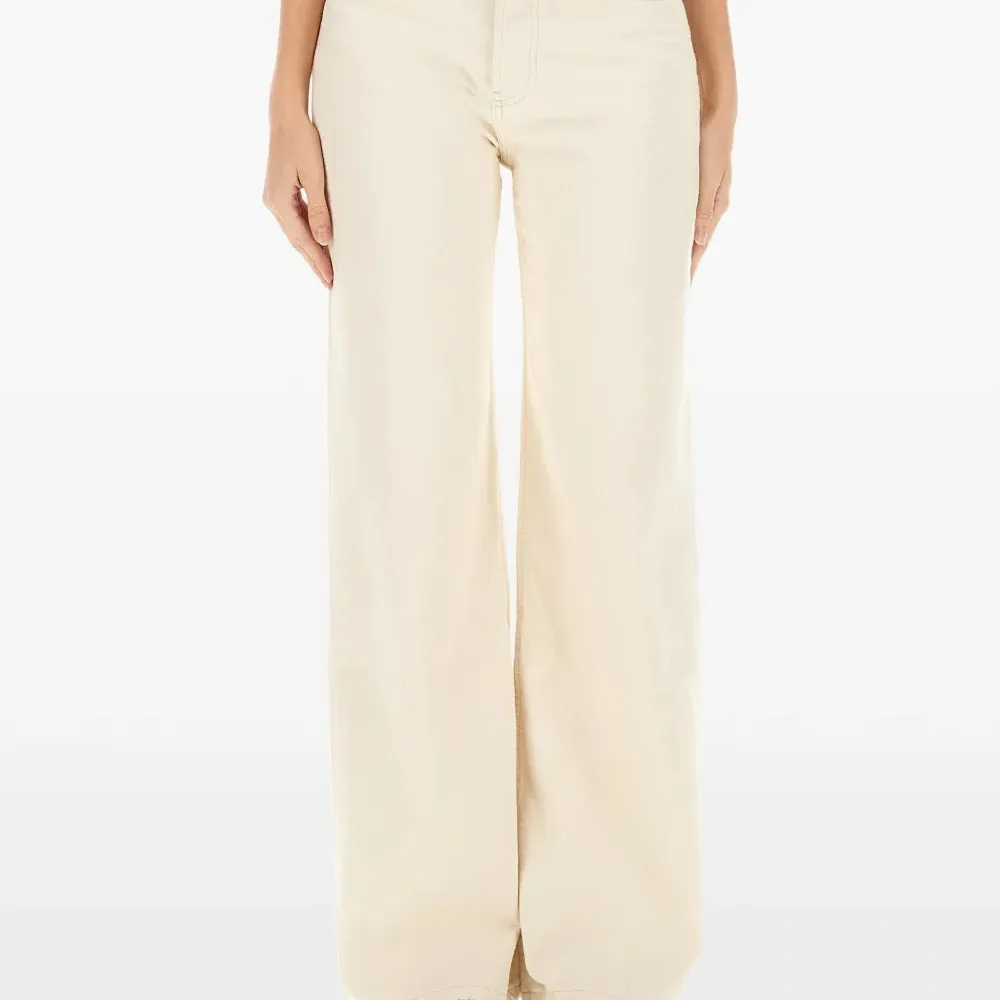 Джинсы широкого кроя