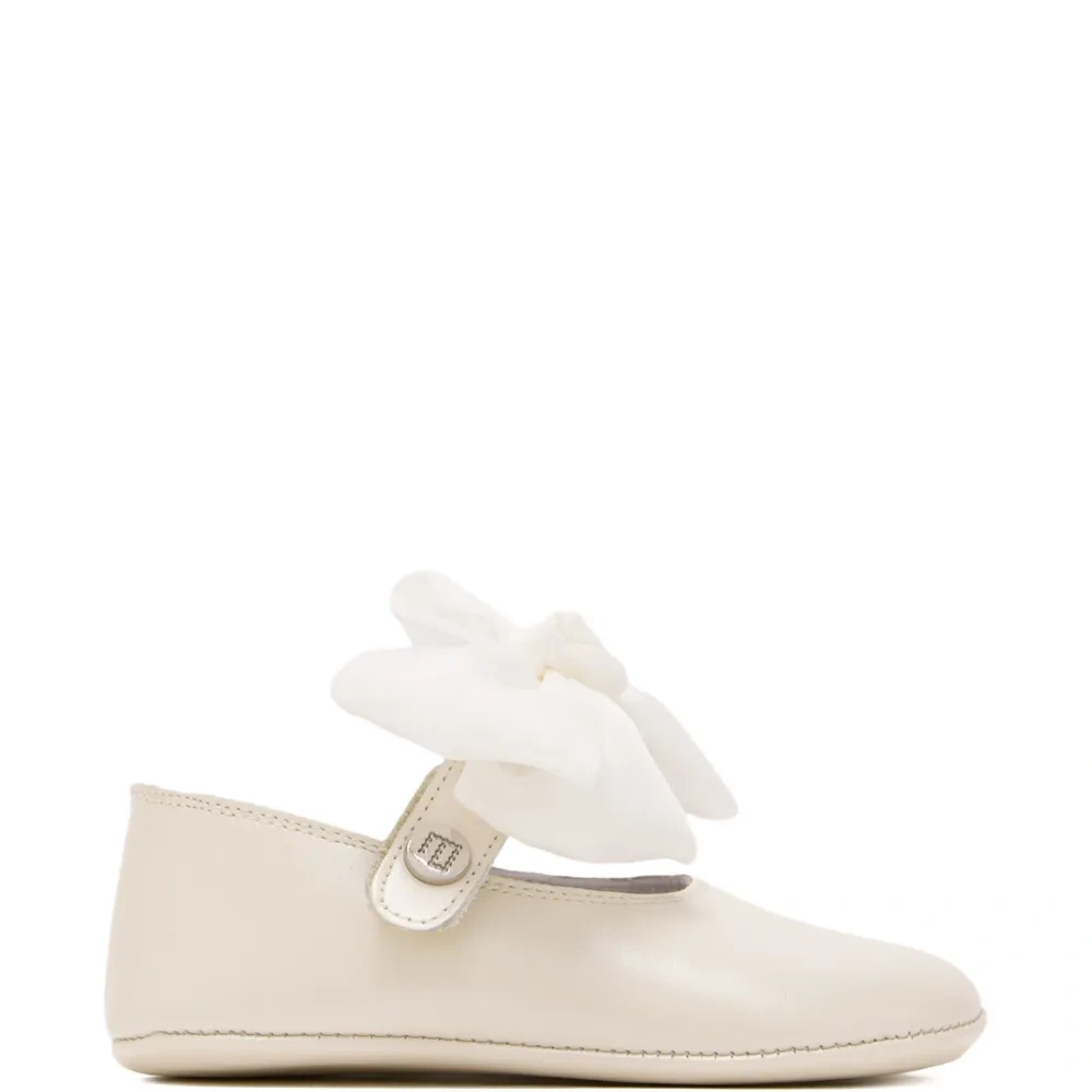 Балетки с украшением в виде банта