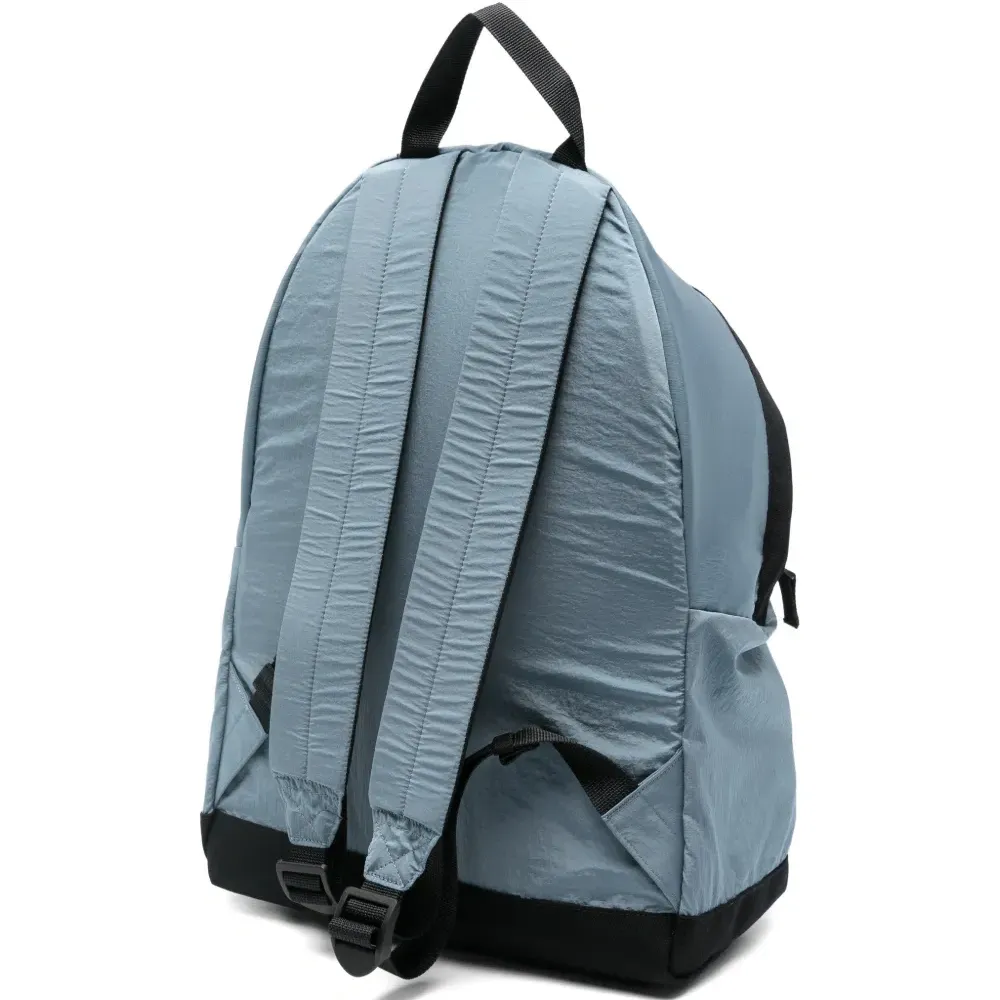 Рюкзак с тиснённым логотипом