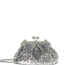 Клатч с цепочкой и пайетками