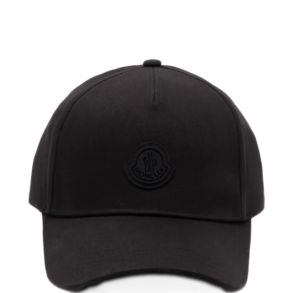 Бейсболка с нашивкой-логотипом