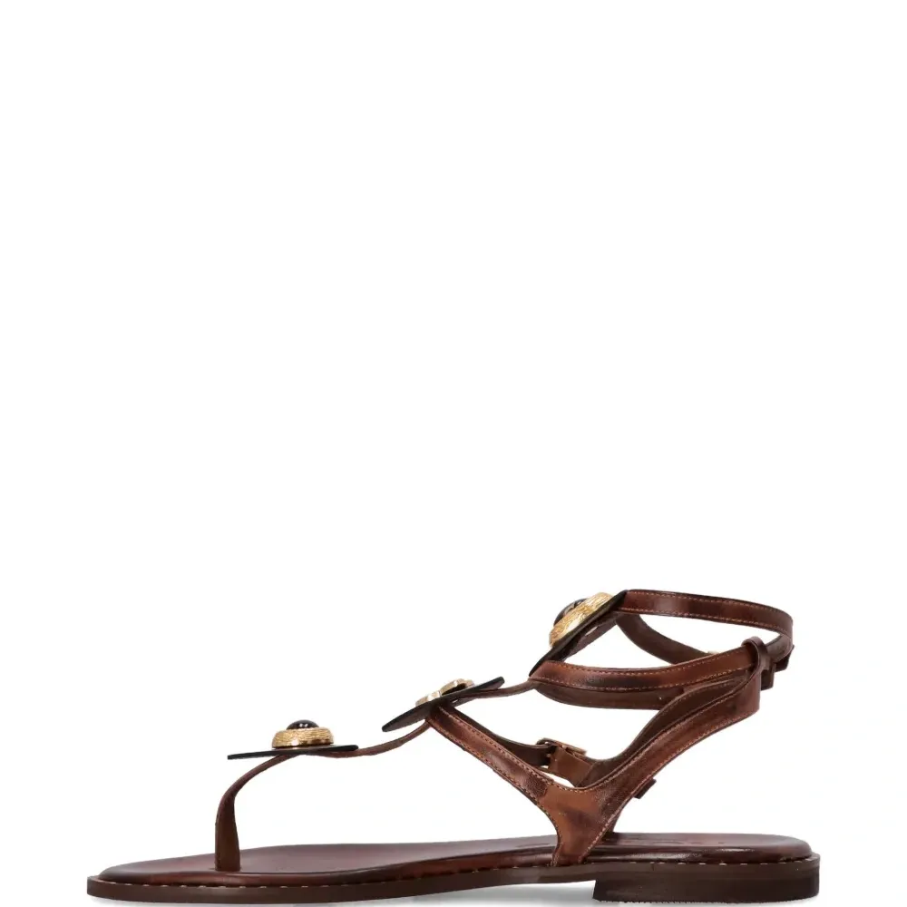 Босоножки с пряжкой-декором Alkyone