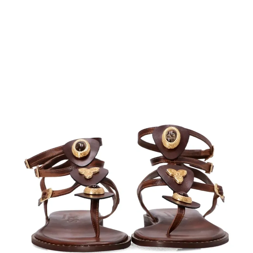 Босоножки с пряжкой-декором Alkyone