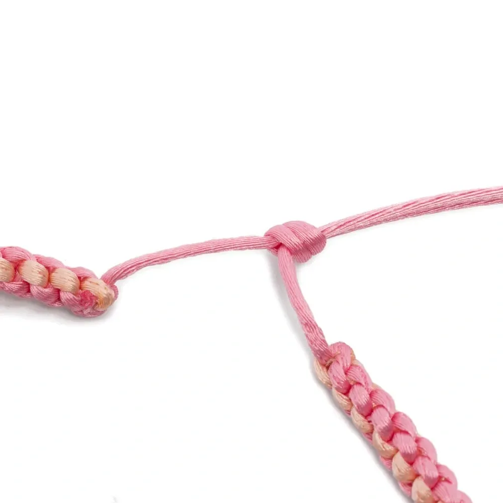 Ожерелье-чокер с вязаным кулоном