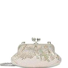 Клатч с украшенной цепочкой