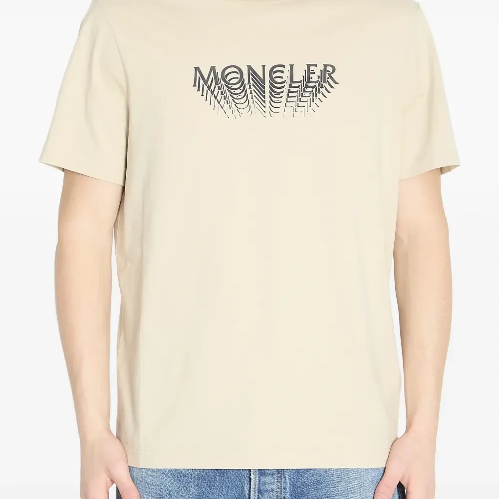 Футболка с короткими рукавами и логотипом