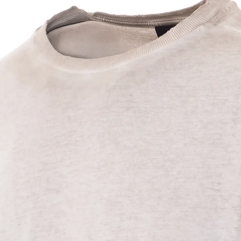 Футболка с круглым вырезом и эффектом потертости Футболка с круглым вырезом и эффектом потертости