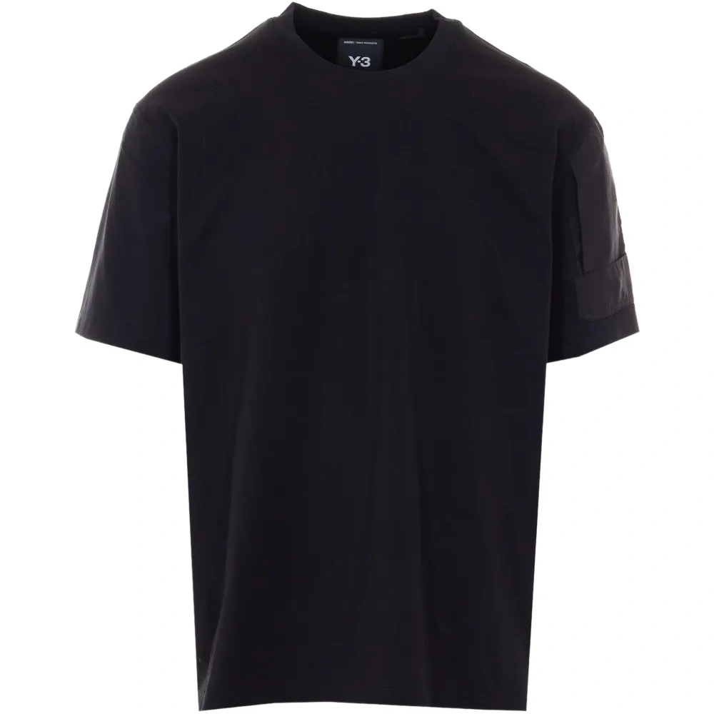 Футболка с карманом и логотипом