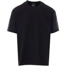 Футболка с карманом и логотипом