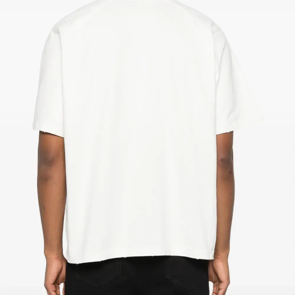 Футболка с вышитым логотипом