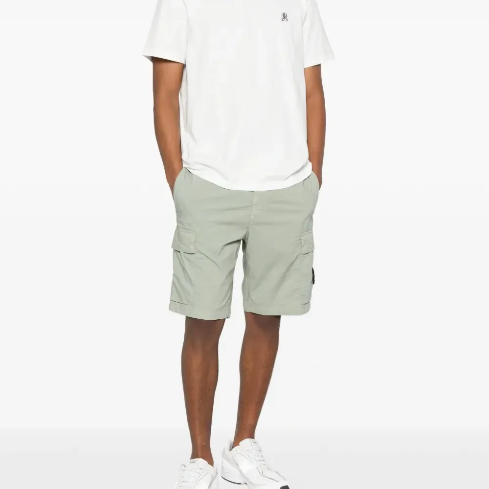 Футболка с круглым вырезом