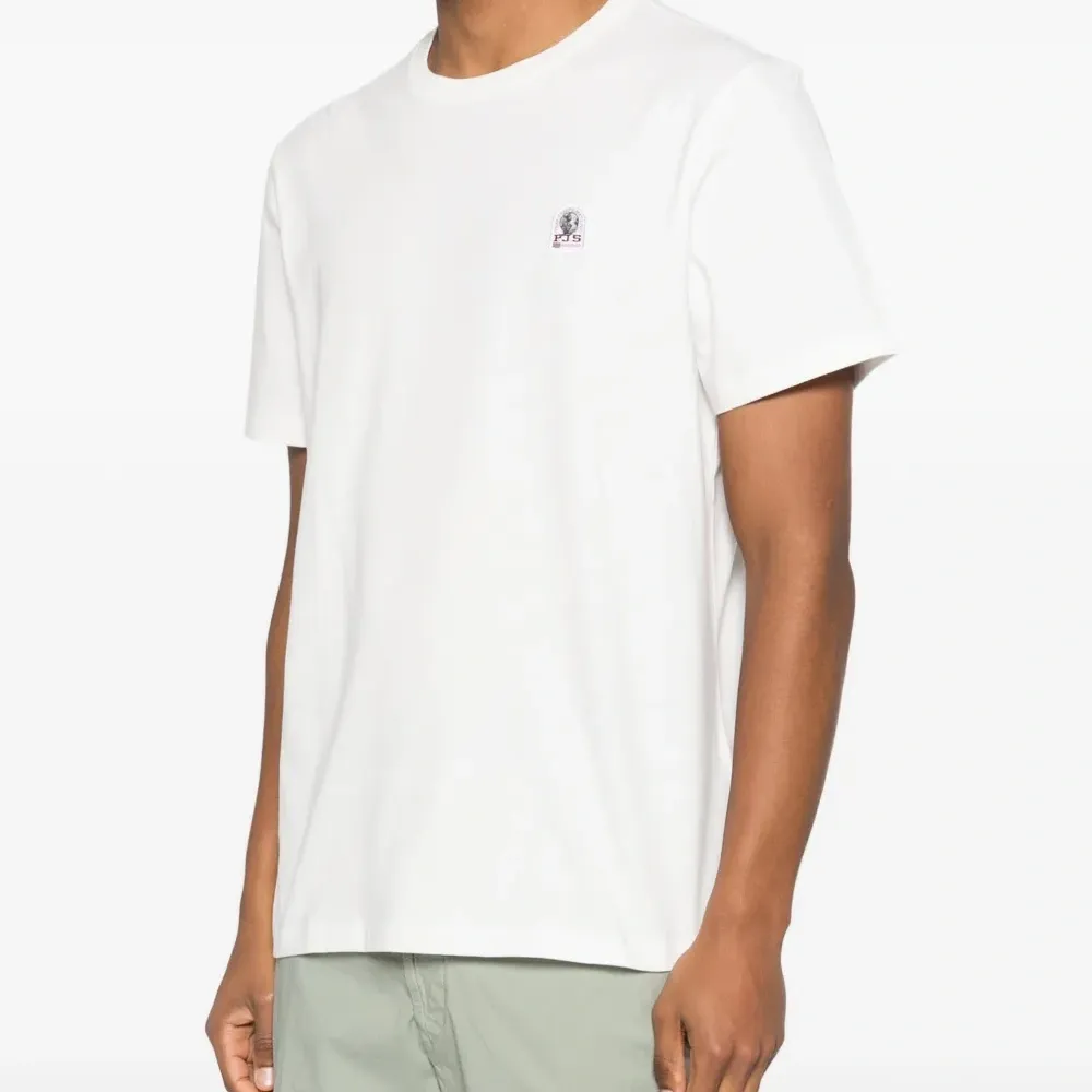 Футболка с круглым вырезом