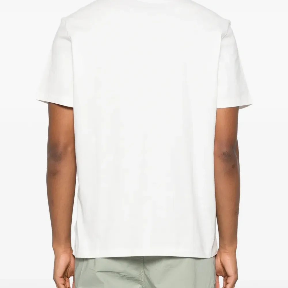 Футболка с круглым вырезом