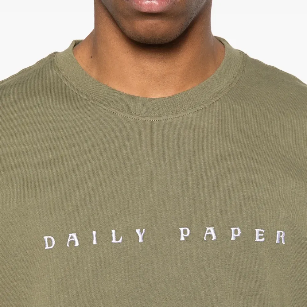 Футболка с логотипом