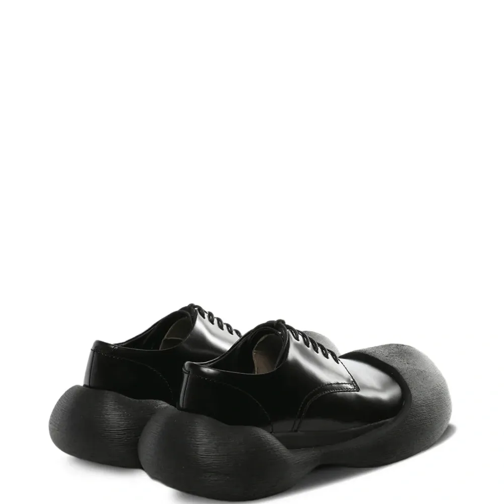 Кроссовки на шнуровке