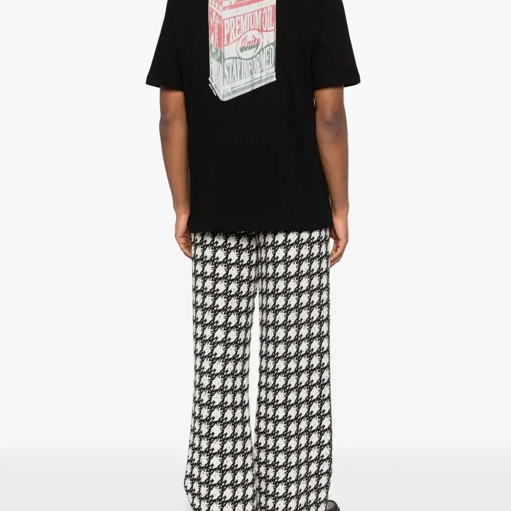 Футболка с логотипом