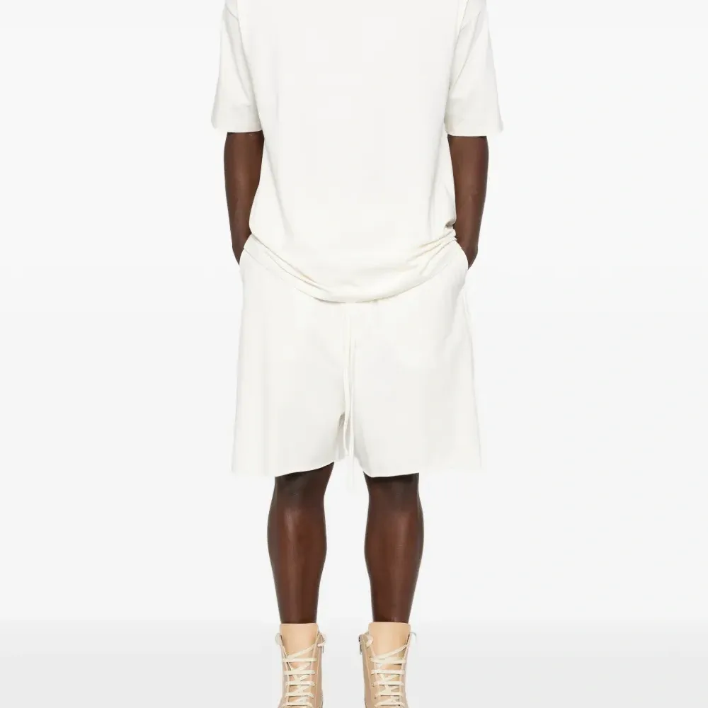 Футболка с круглым вырезом