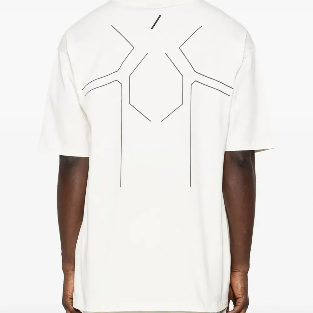 Футболка с круглым вырезом