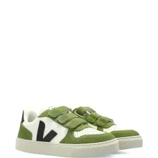 Кроссовки на липучках