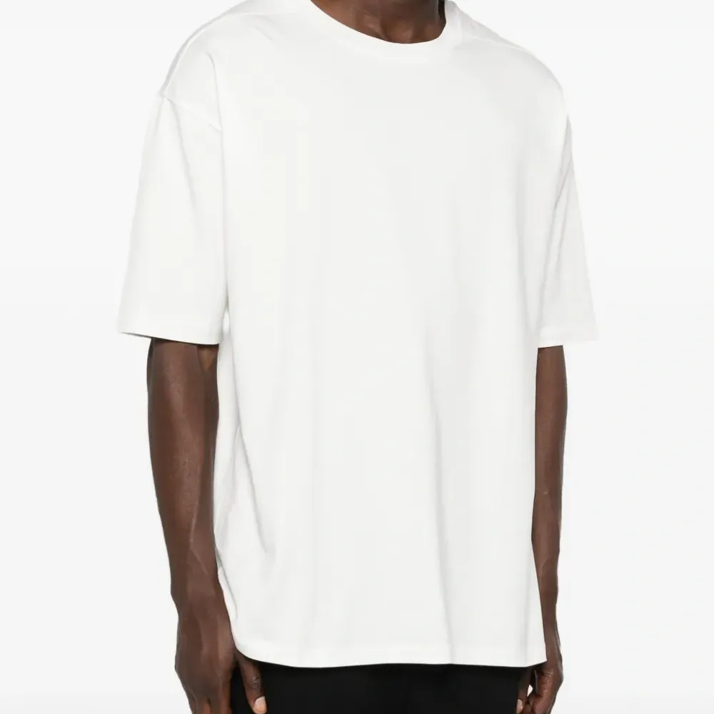 Футболка с круглым вырезом