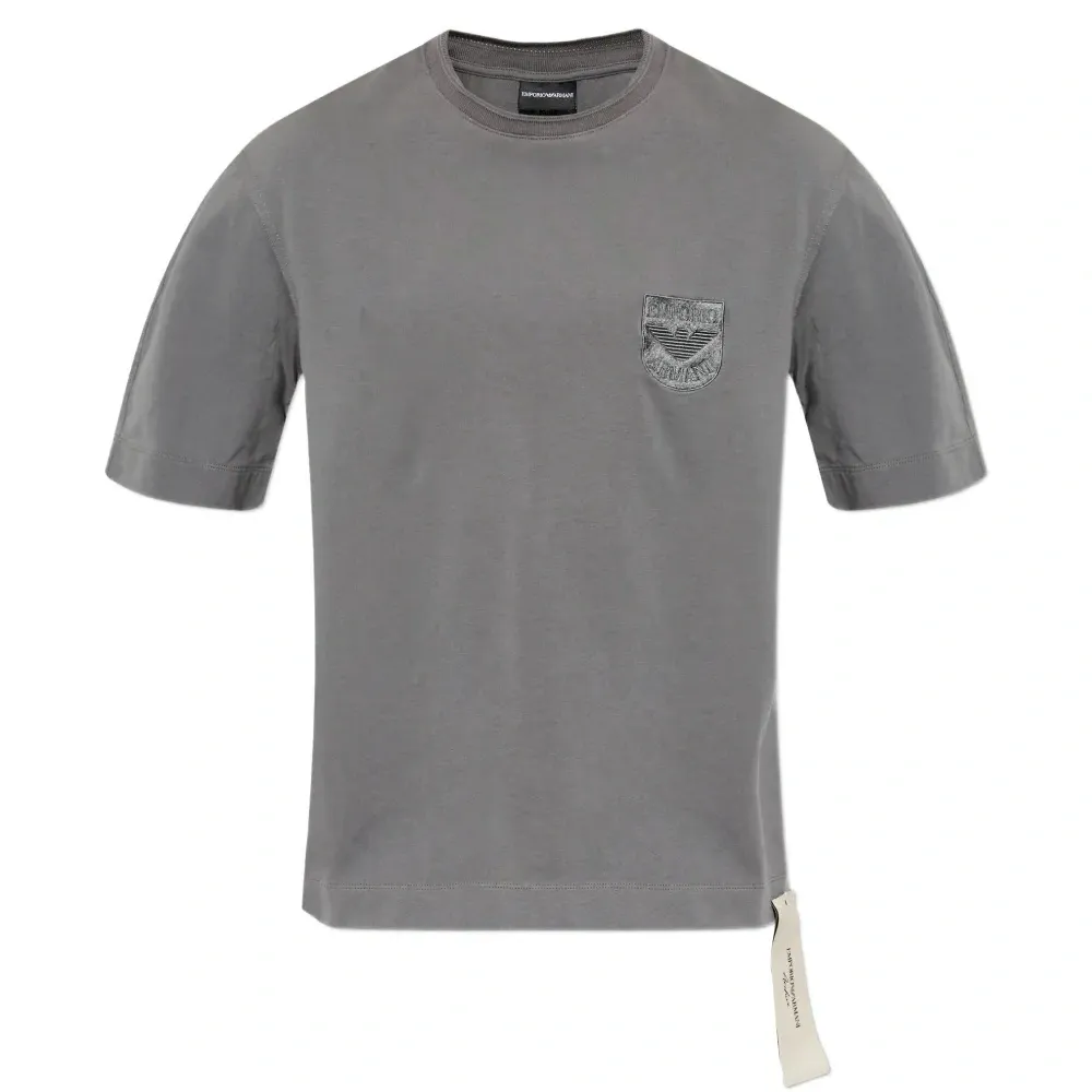 Футболка с нашивкой-логотипом