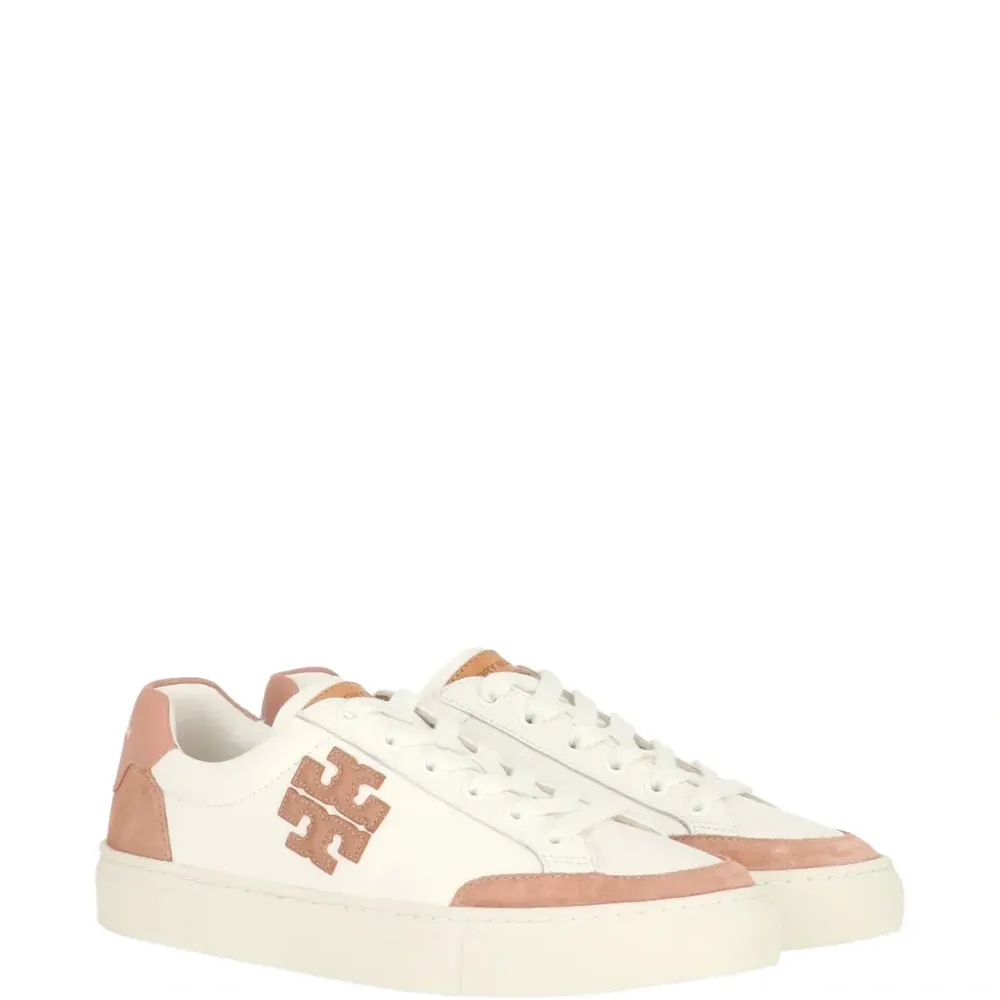 Кроссовки с логотипом