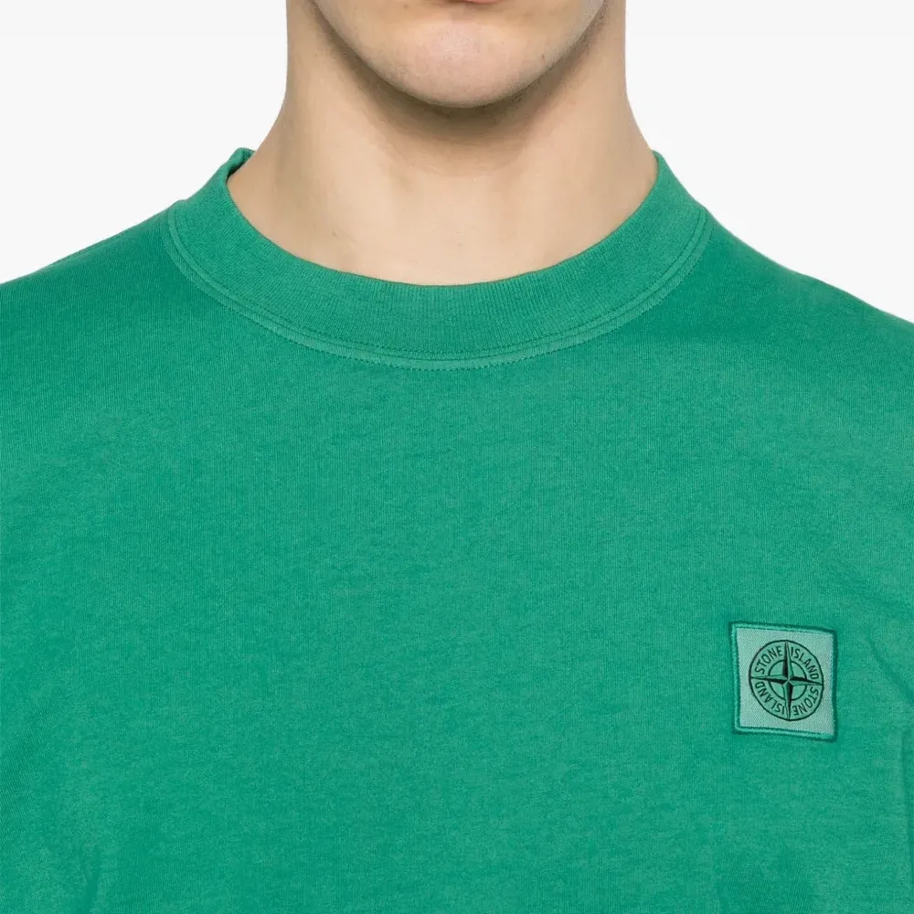 Футболка с нашивкой-логотипом