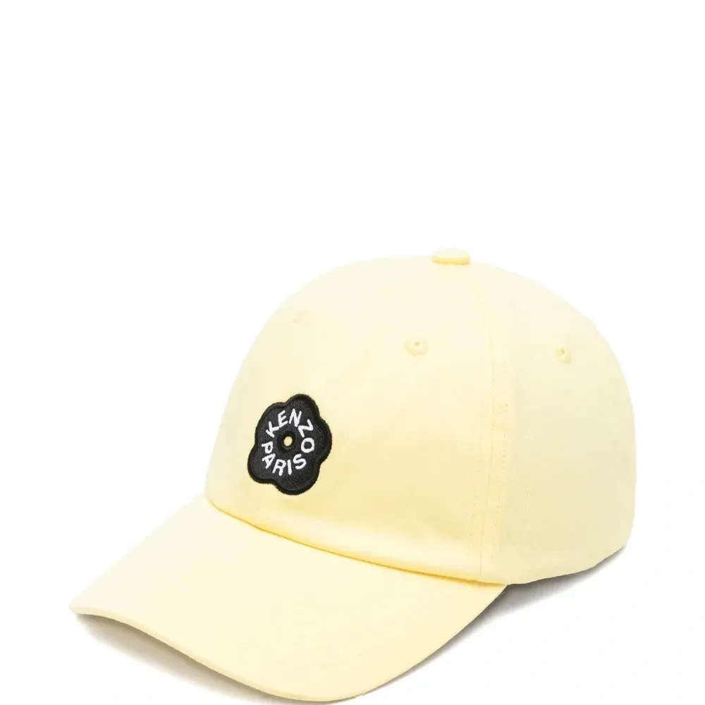 Кепка с цветочным узором