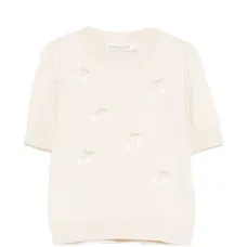 Футболка с вишневым мотивом