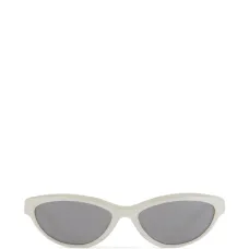 Солнцезащитные очки в форме "кошачий глаз"