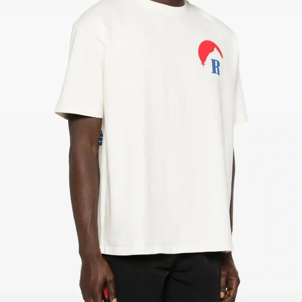 Футболка с принтом