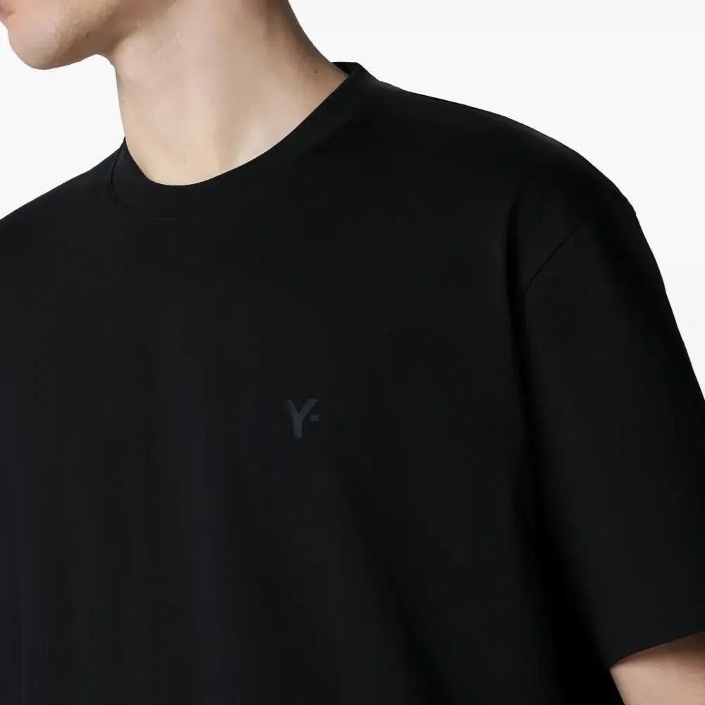 Футболка с логотипом