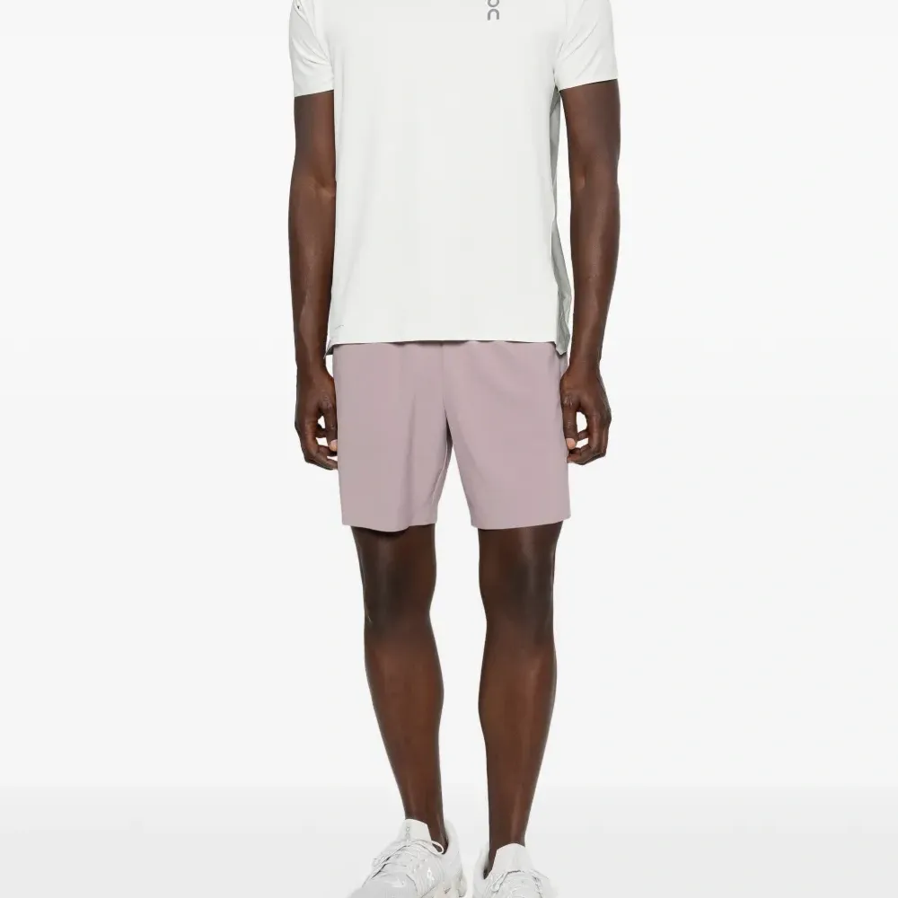 Футболка с логотипом