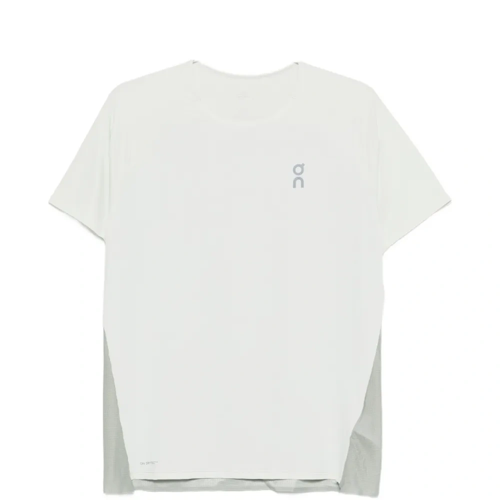 Футболка с логотипом