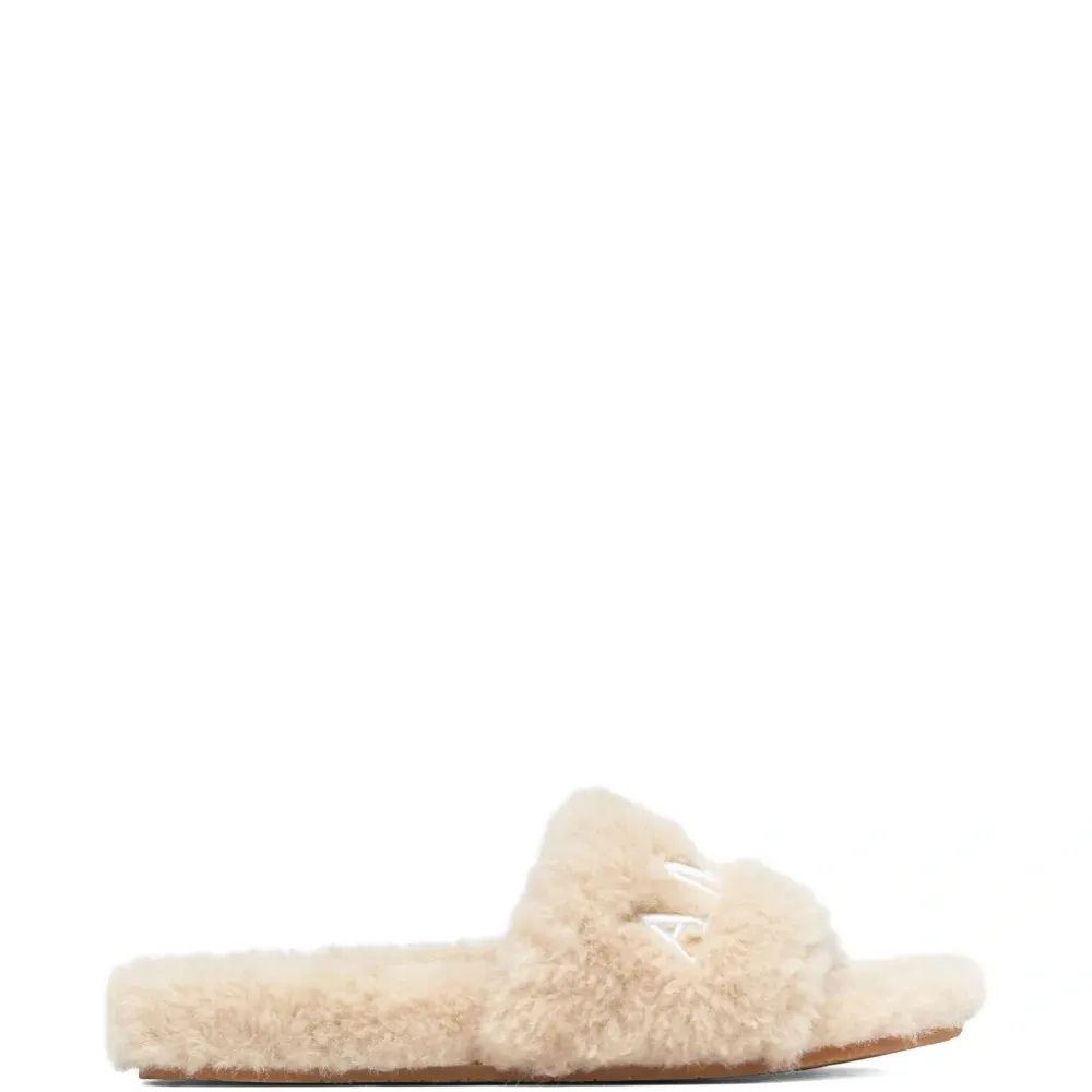 Тапочки с вышивкой логотипа