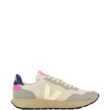 Кроссовки на шнуровке