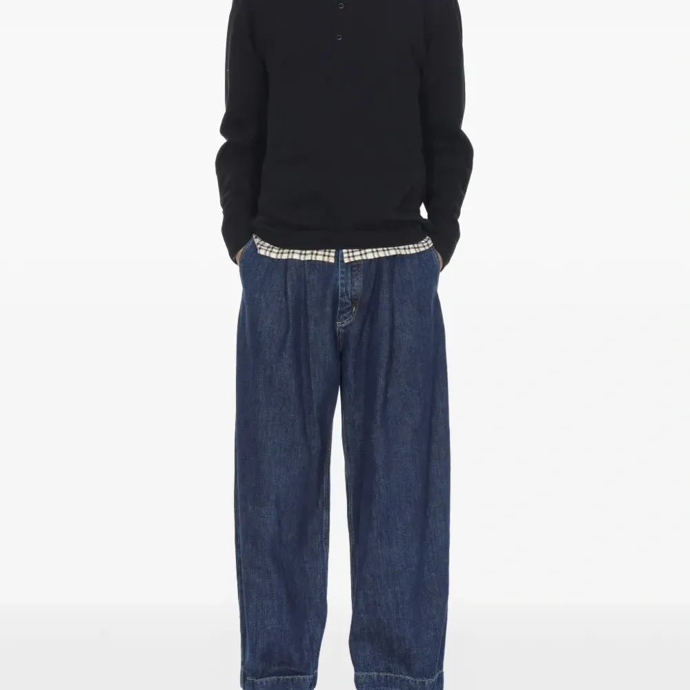 Лонгслив с длинными рукавами и застежкой "хенли"