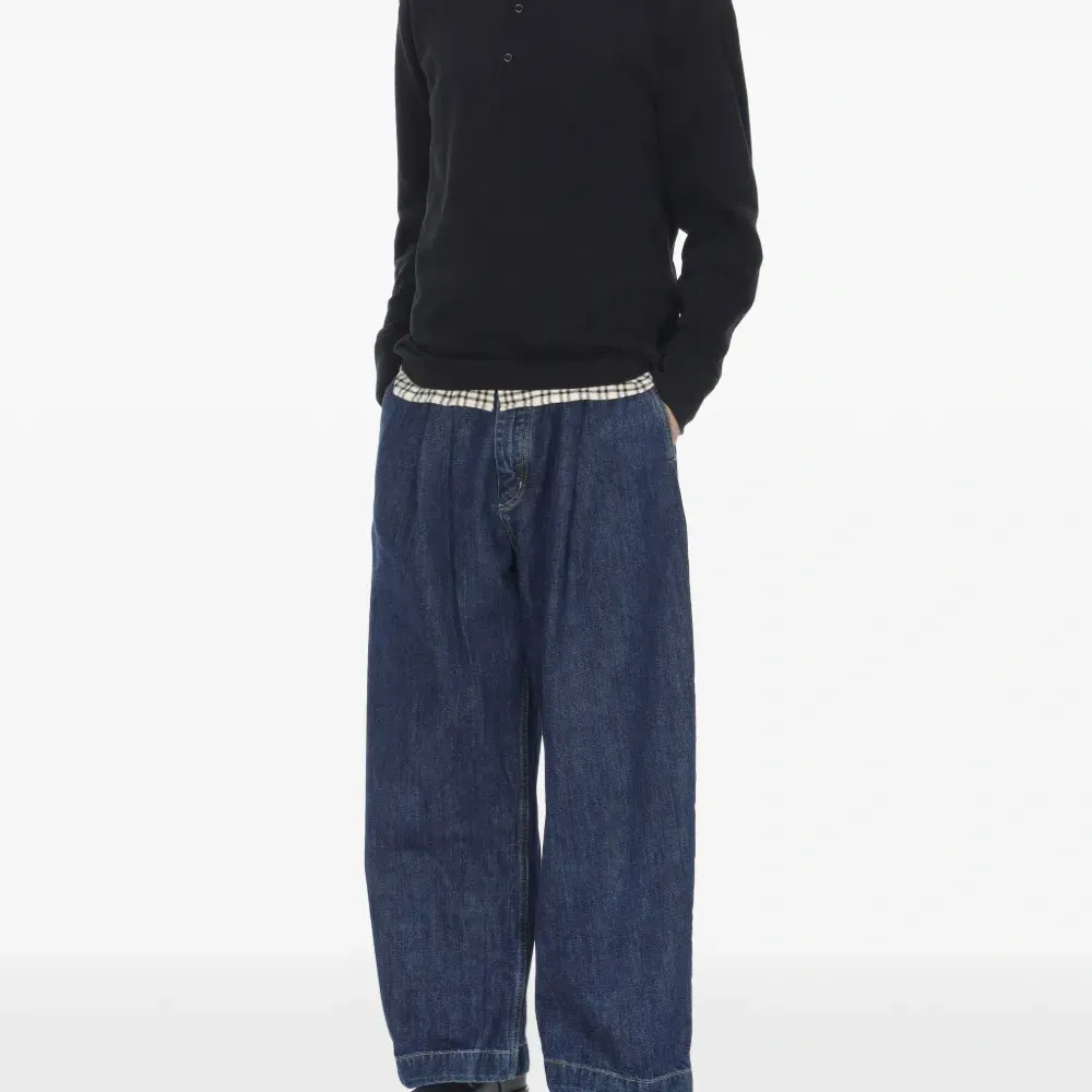 Лонгслив с длинными рукавами и застежкой "хенли"