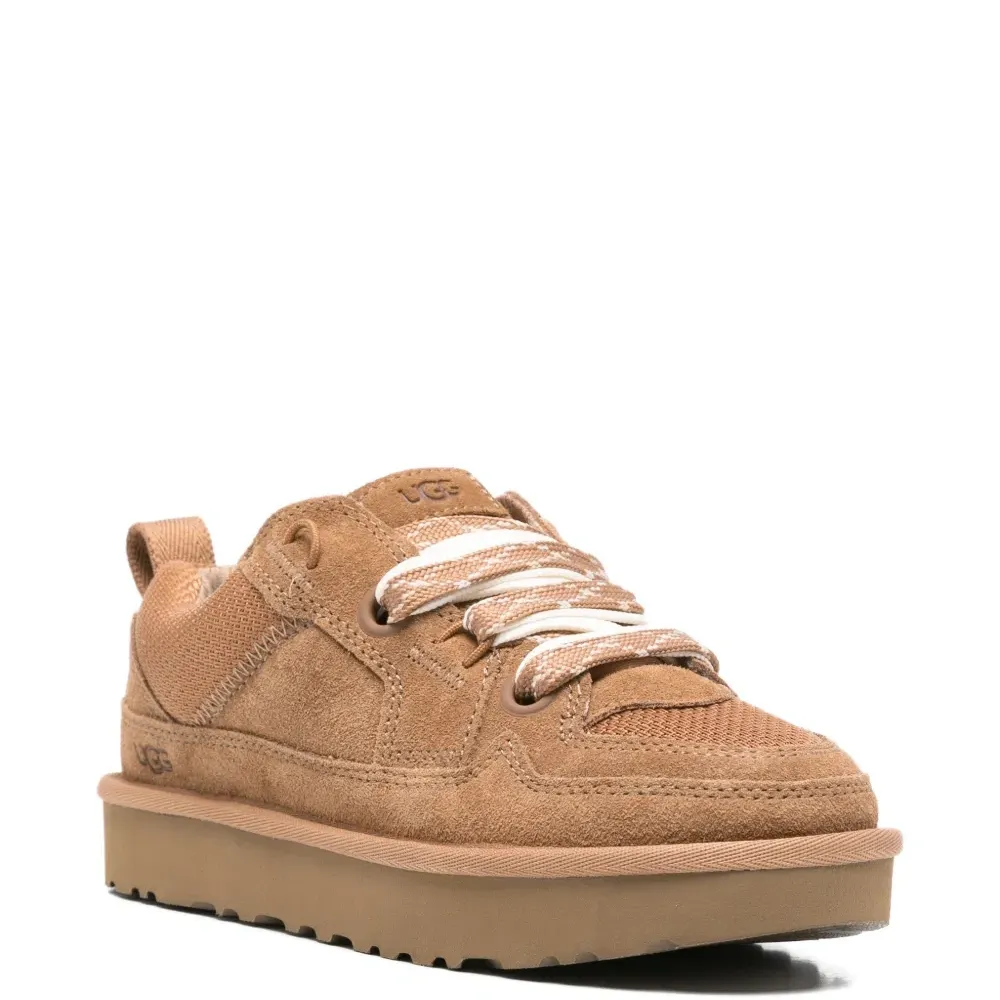 Замшевые кроссовки