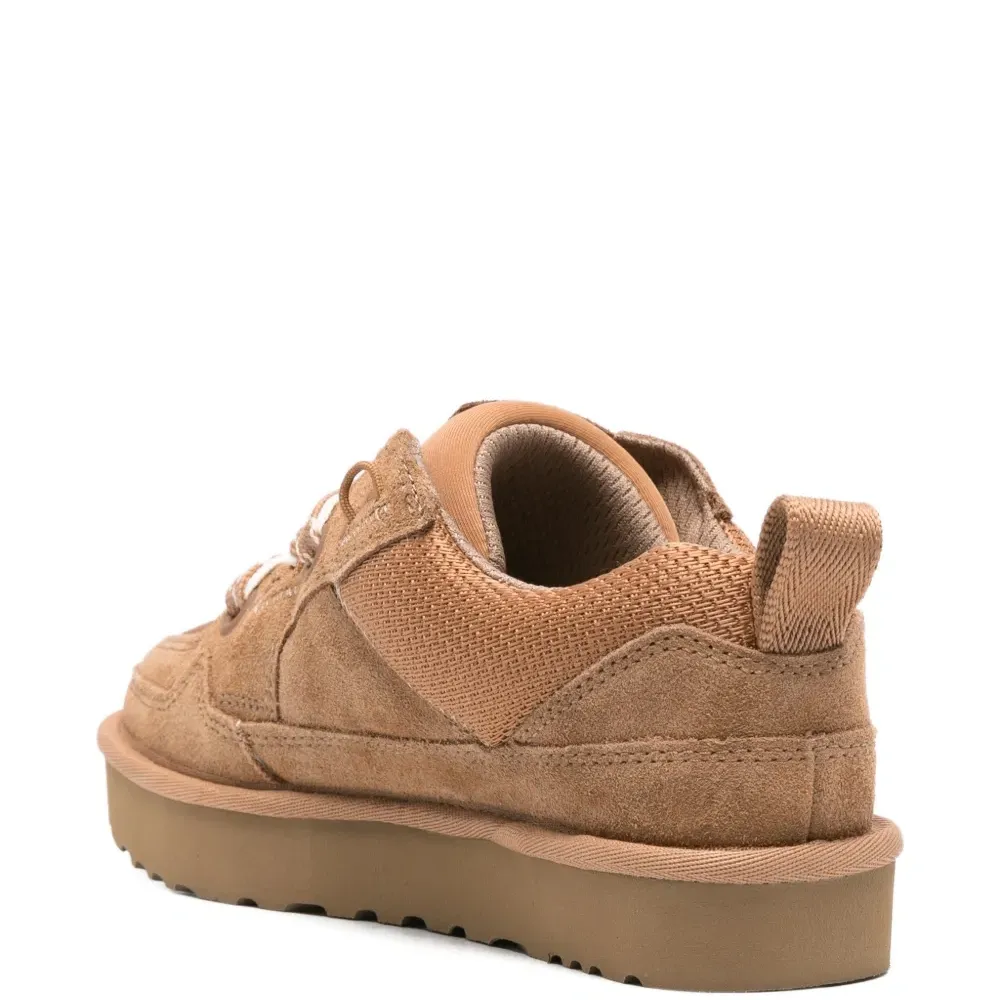 Замшевые кроссовки