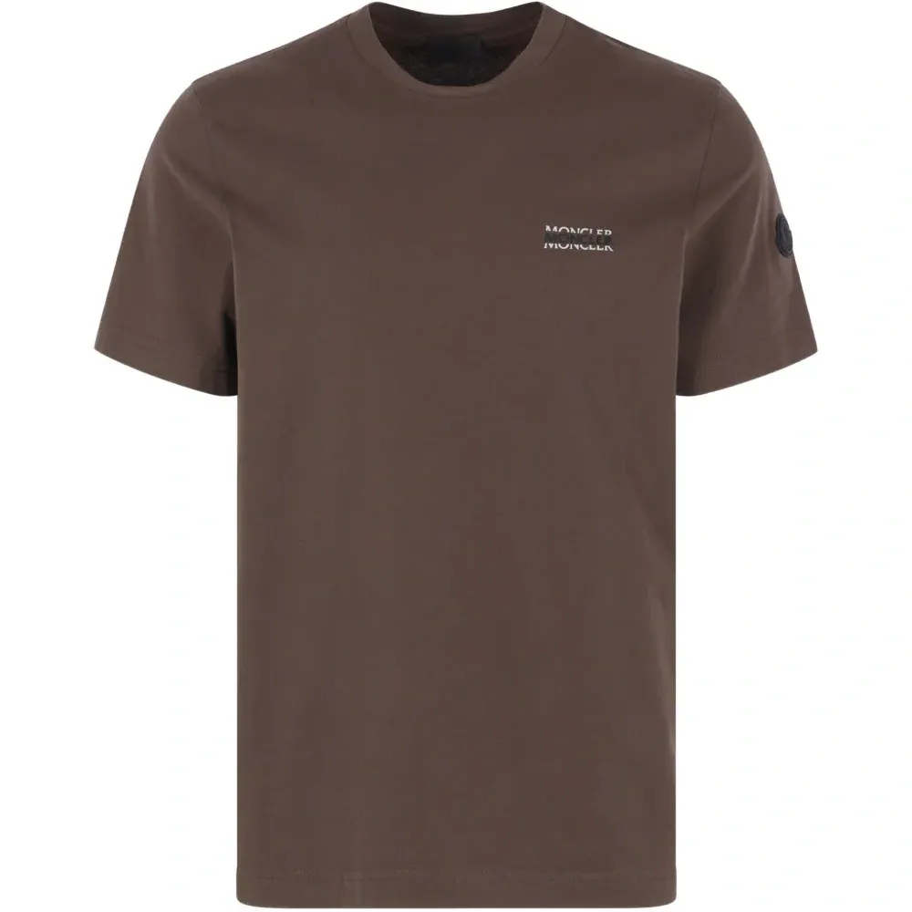 Футболка с нашивкой-логотипом