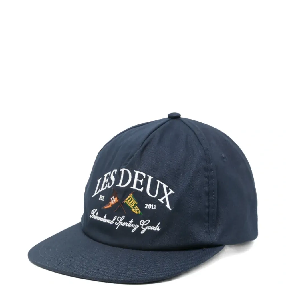 Бейсболка с вышивкой "Плющ"