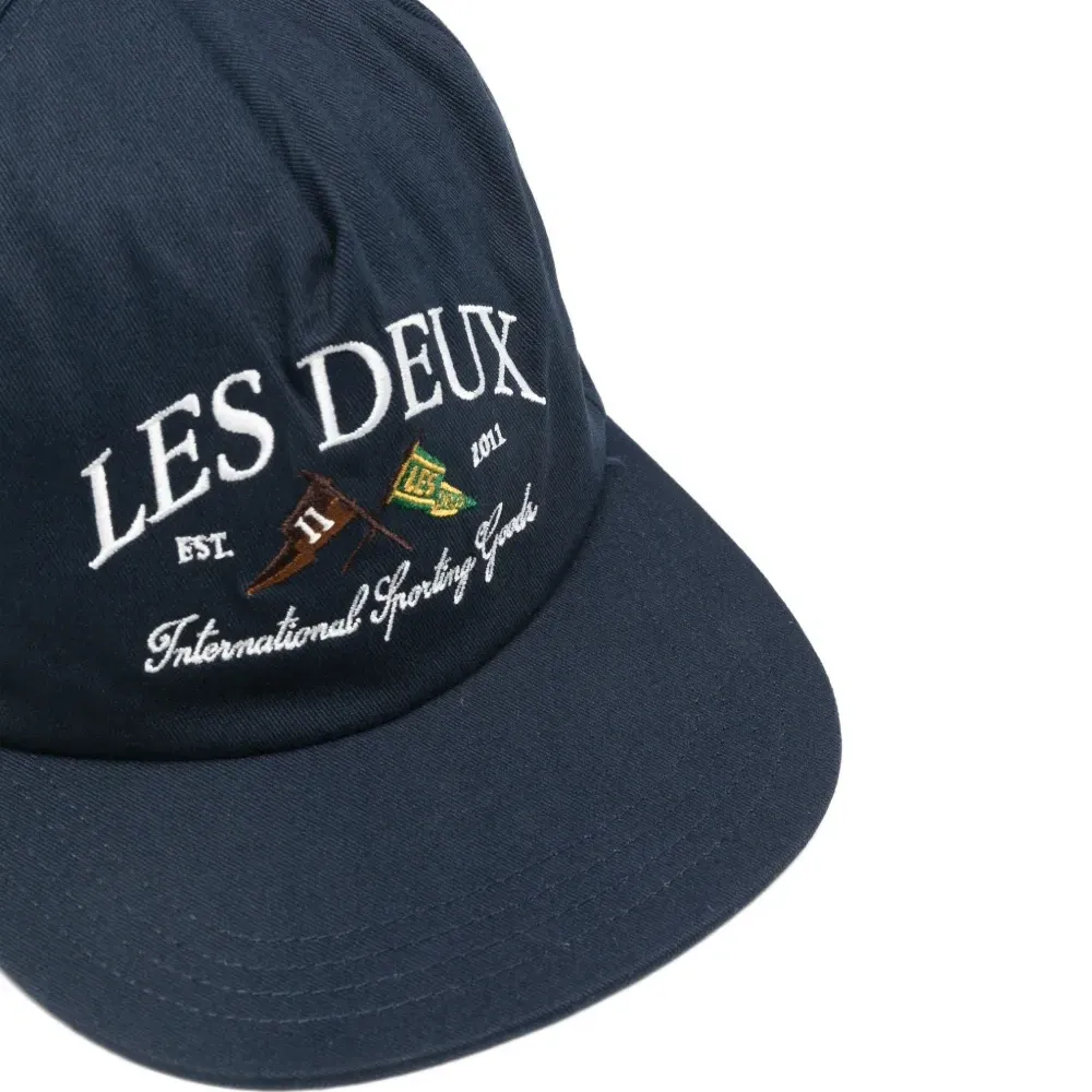 Бейсболка с вышивкой "Плющ"