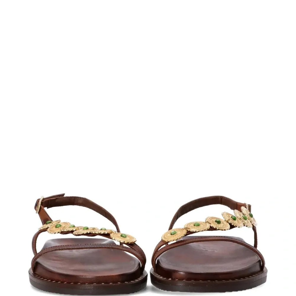 Босоножки на плоской подошве с украшенным верхом