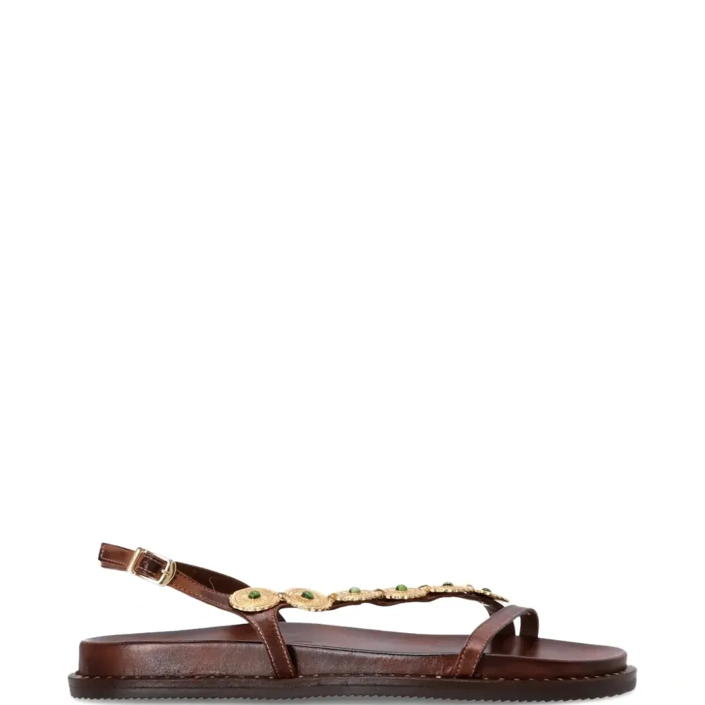 Босоножки на плоской подошве с украшенным верхом