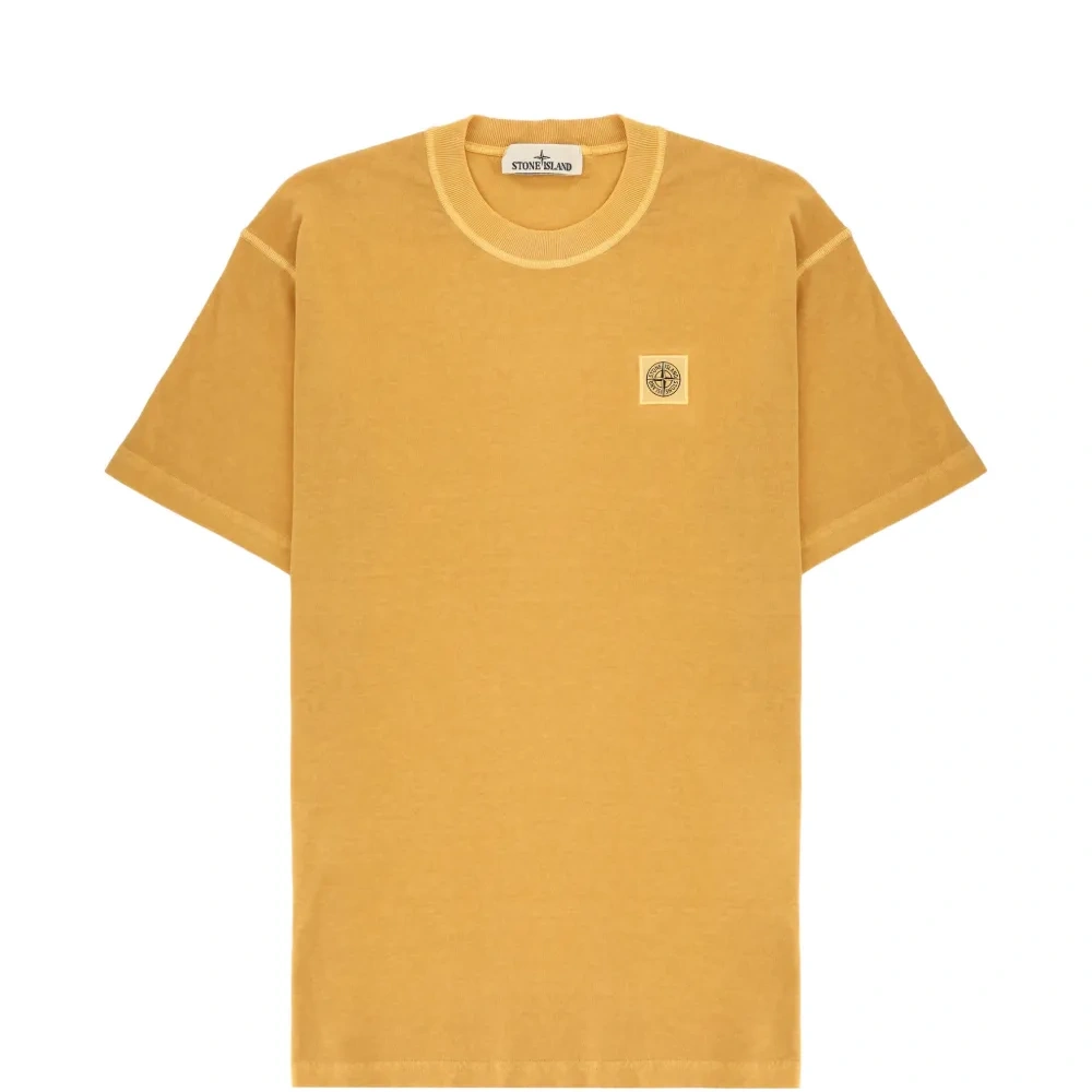 Футболка с нашивками