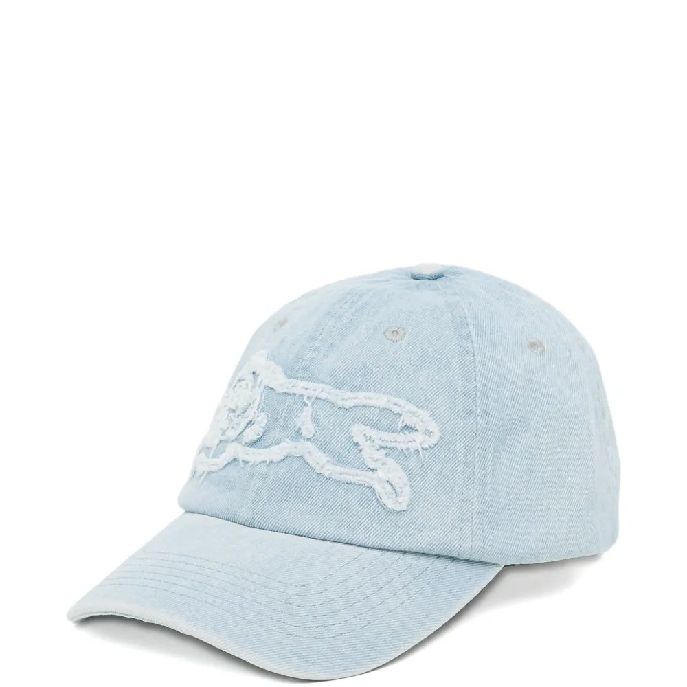 Бейсболка с вышитым логотипом