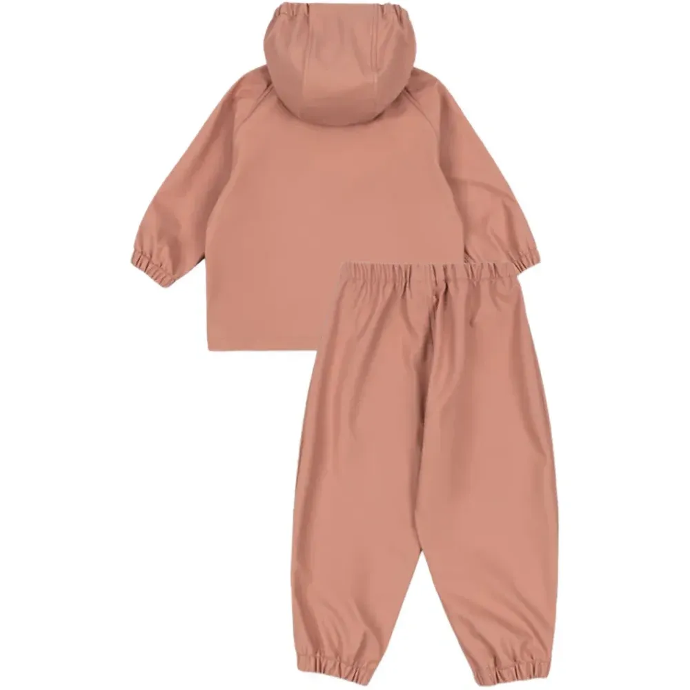 Костюм с капюшоном и штанами с вишневым декором