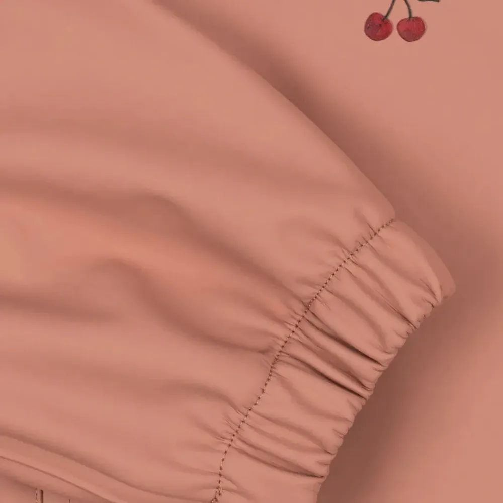 Костюм с капюшоном и штанами с вишневым декором